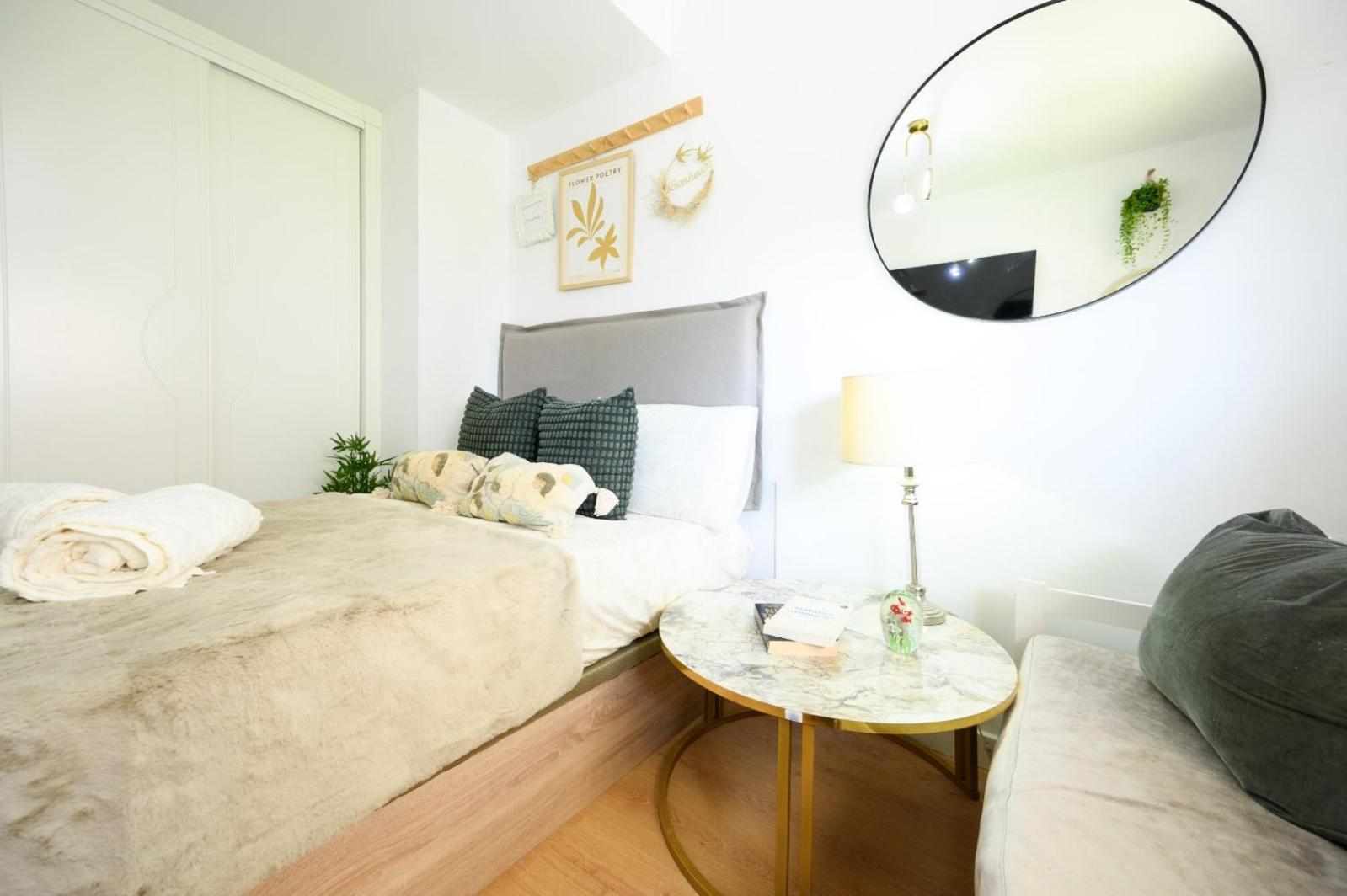 Estudio Con Parking Teatinos Malaga Living מראה חיצוני תמונה